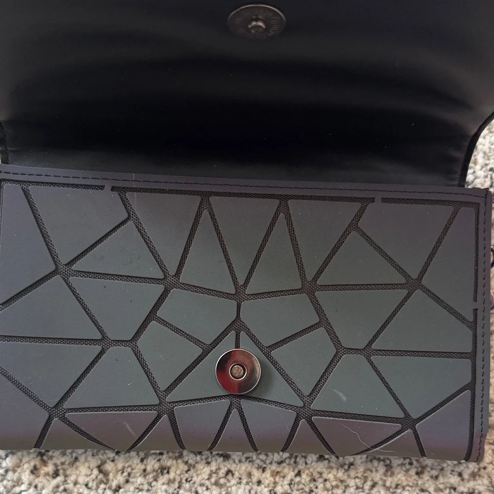 Elegant Black Geometric Crossbody Bag